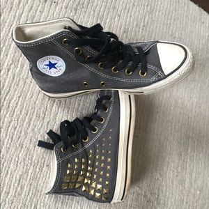 Gold metal hardware gray Converse ⭐️ Women’s 6